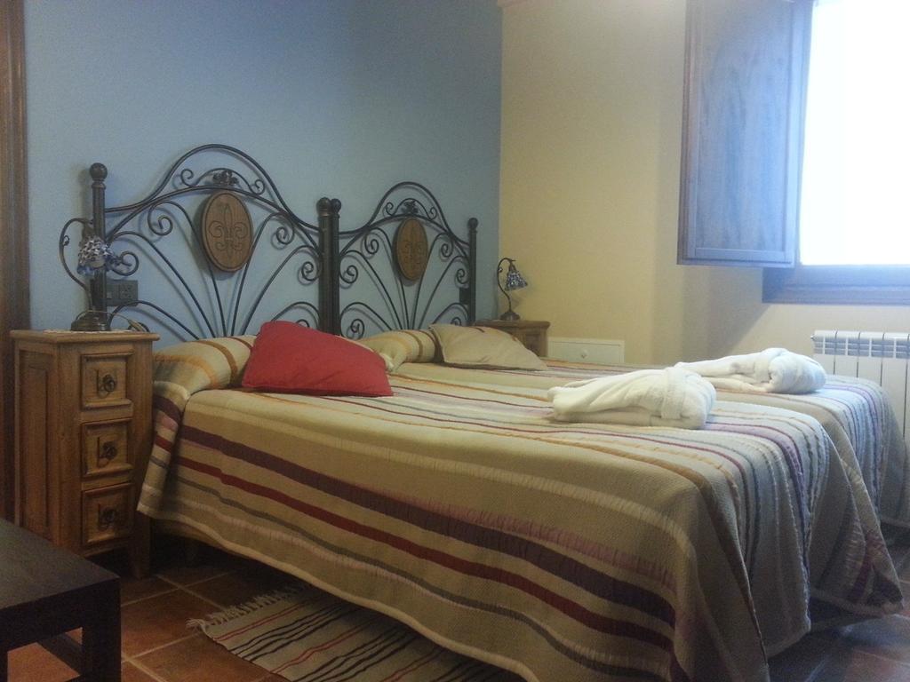 Hotel Rural El Horno De Aliaga Quarto foto